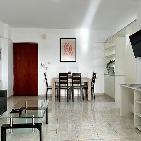 City Center, Cozy Apartment, With Amazing View, "2" 코스 타운 외부 사진