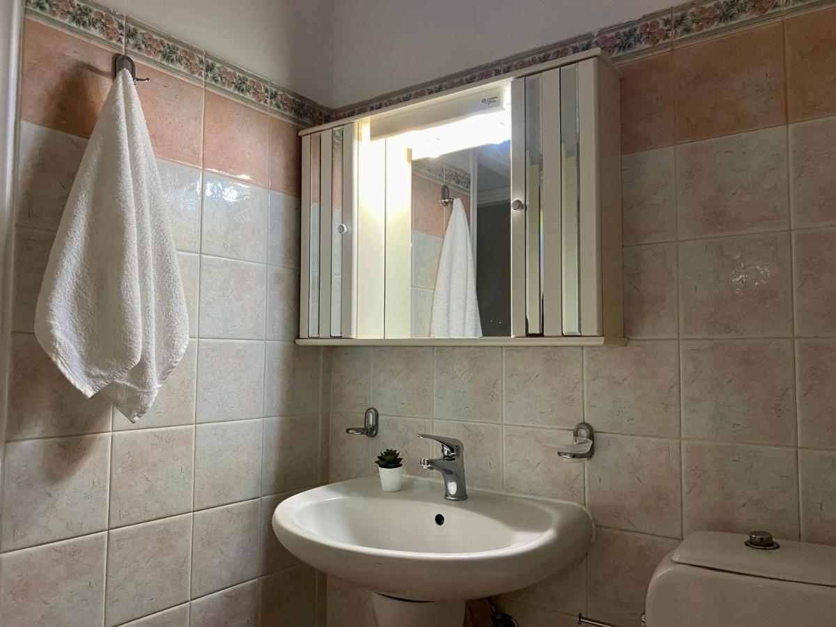 City Center, Cozy Apartment, With Amazing View, "2" 코스 타운 외부 사진