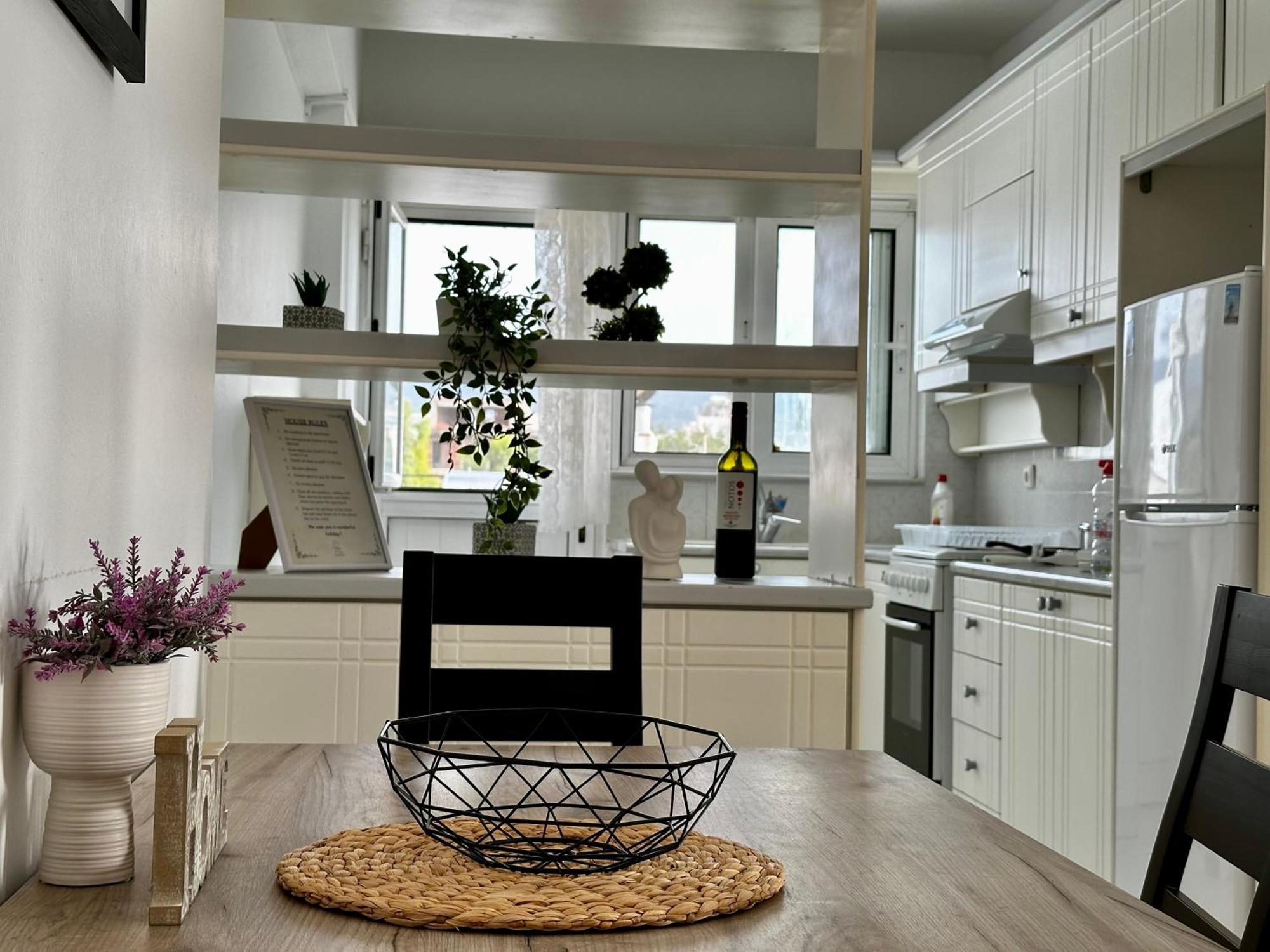 City Center, Cozy Apartment, With Amazing View, "2" 코스 타운 외부 사진