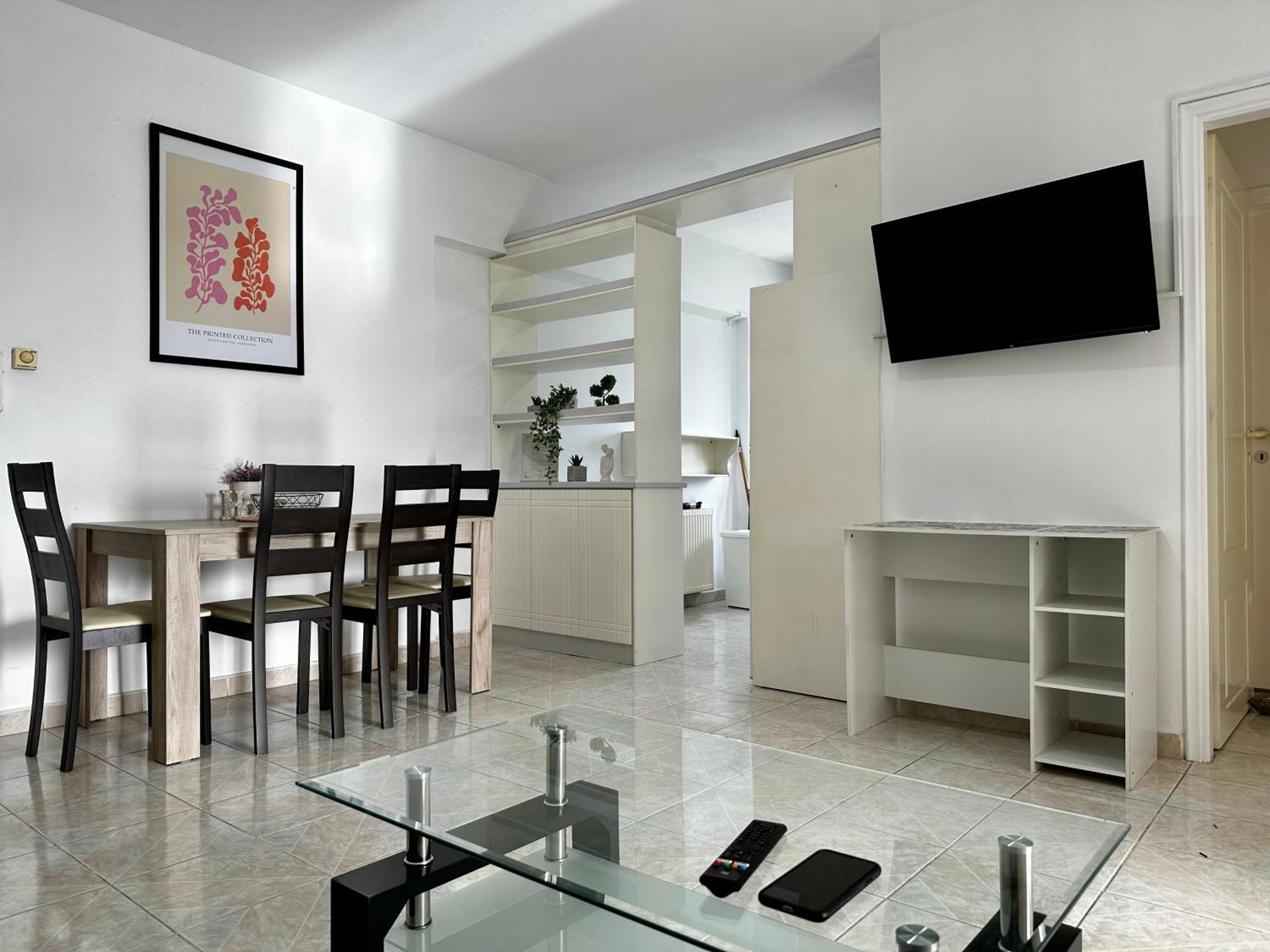 City Center, Cozy Apartment, With Amazing View, "2" 코스 타운 외부 사진
